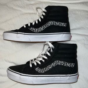 Women’s Filmore high top Vans with a black and white cheetah print